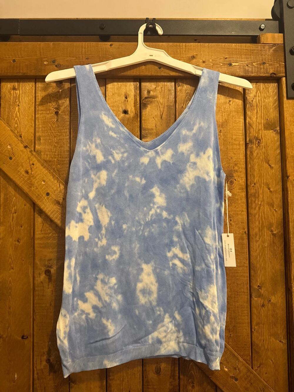 Tie-dye Boho lightweight knit tank size medium new with tag v neck